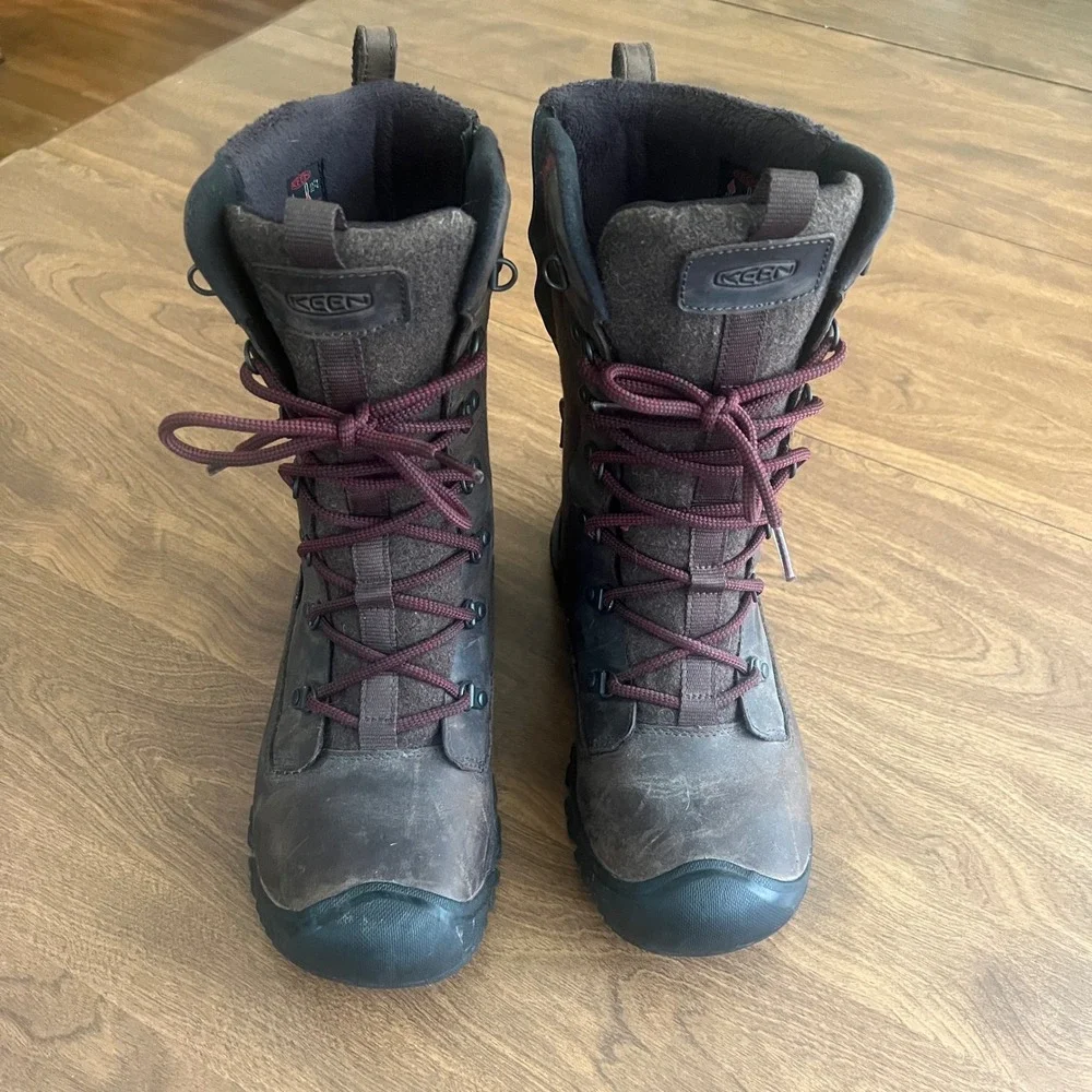 Keen Women's Greta Tall Brown/Red Plaid Waterproof Hiking / Winter Boots